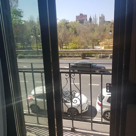 Domus Valencia Apartamentos Centro Frente A Torres De Serrano Eksteriør bilde
