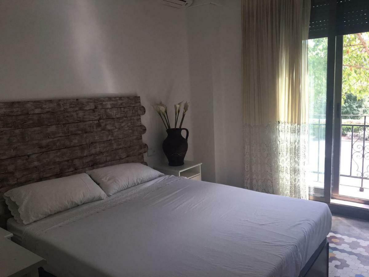 Domus Valencia Apartamentos Centro Frente A Torres De Serrano Eksteriør bilde