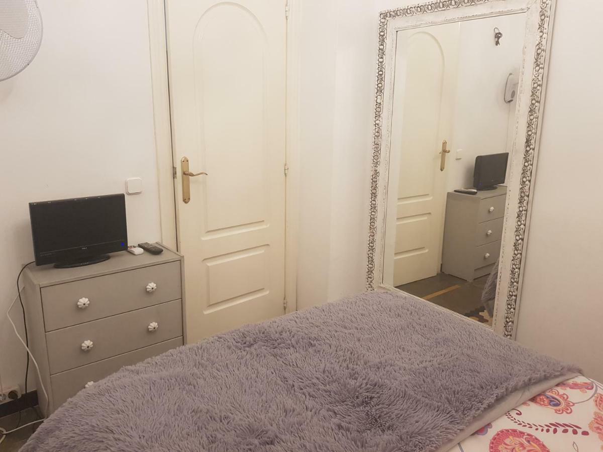 Domus Valencia Apartamentos Centro Frente A Torres De Serrano Eksteriør bilde