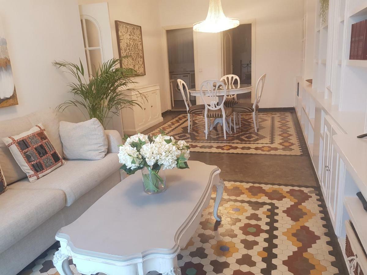 Domus Valencia Apartamentos Centro Frente A Torres De Serrano Eksteriør bilde